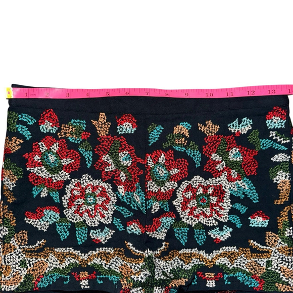 Women's Chan Luu Shorts Size S Black Multi-color Floral Embroidered designer - Picture 4 of 8